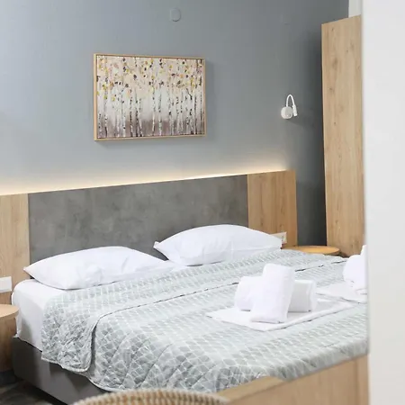 Adonis Hotell
