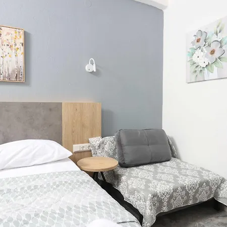 Ξενοδοχείο Adonis *